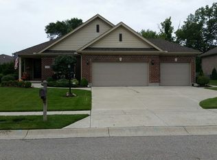 2390 Sydneys Bend Dr, Miamisburg, OH 45342