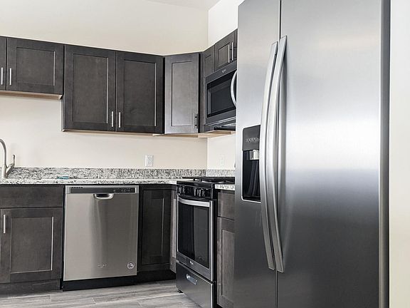 All Stainless Steel Appliances, Granite Countertops & Beautiful Gentle Close Cabinets