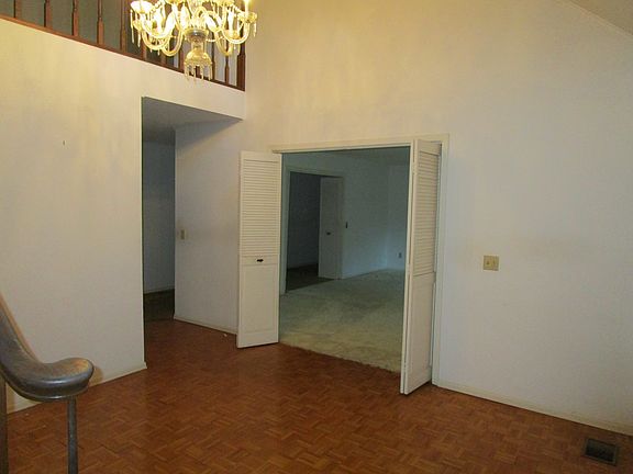 3rd image of 2507 Briarwood St