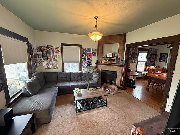 2nd image of 918 5th St