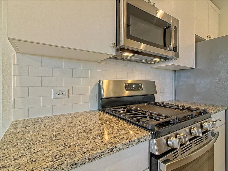 555 White Steppe Way — Photo 17