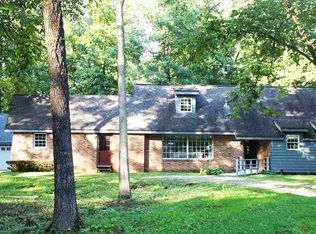 14 Woodlawn Vlg, Mitchell, IN 47446