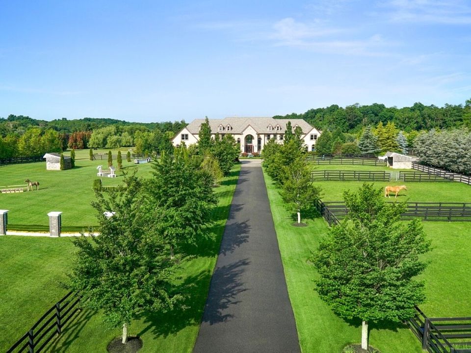 55 Cox Neck Rd, Mattituck, NY 11952 Zillow