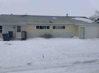 405 4th Ave E, Ray, ND 58849