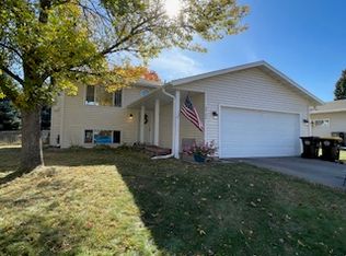 5705 Cedarwood Trl NE, Prior Lake, MN 55372