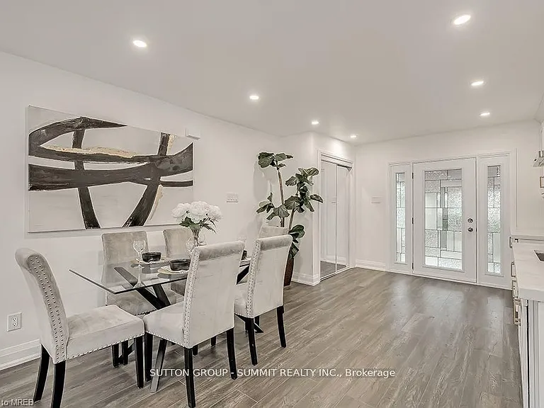 16 Upper Canada Dr #UPPER — Photo 10