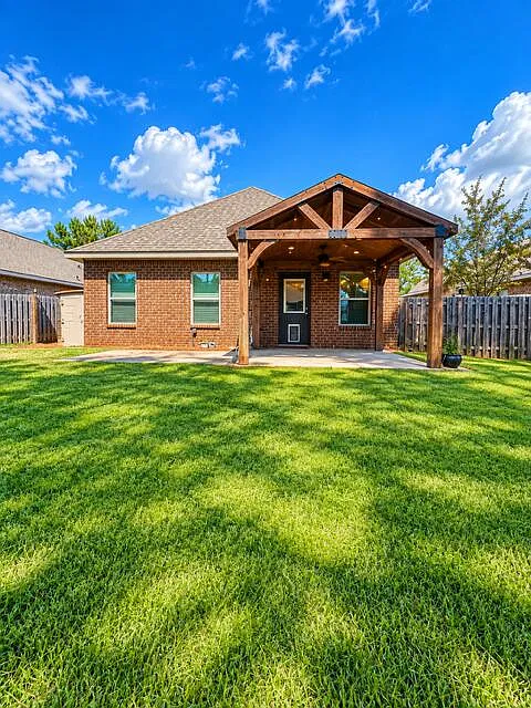 3 bed, 1490 sqft, $2,695 — Photo 2