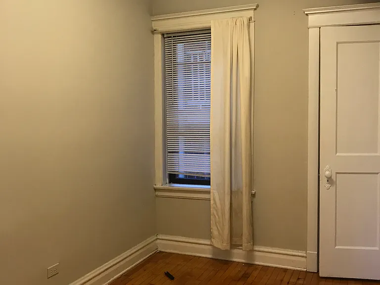 2829 W Lyndale St #3 — Photo 3