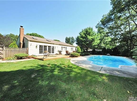 2nd image of 22 Timber Trail Ln