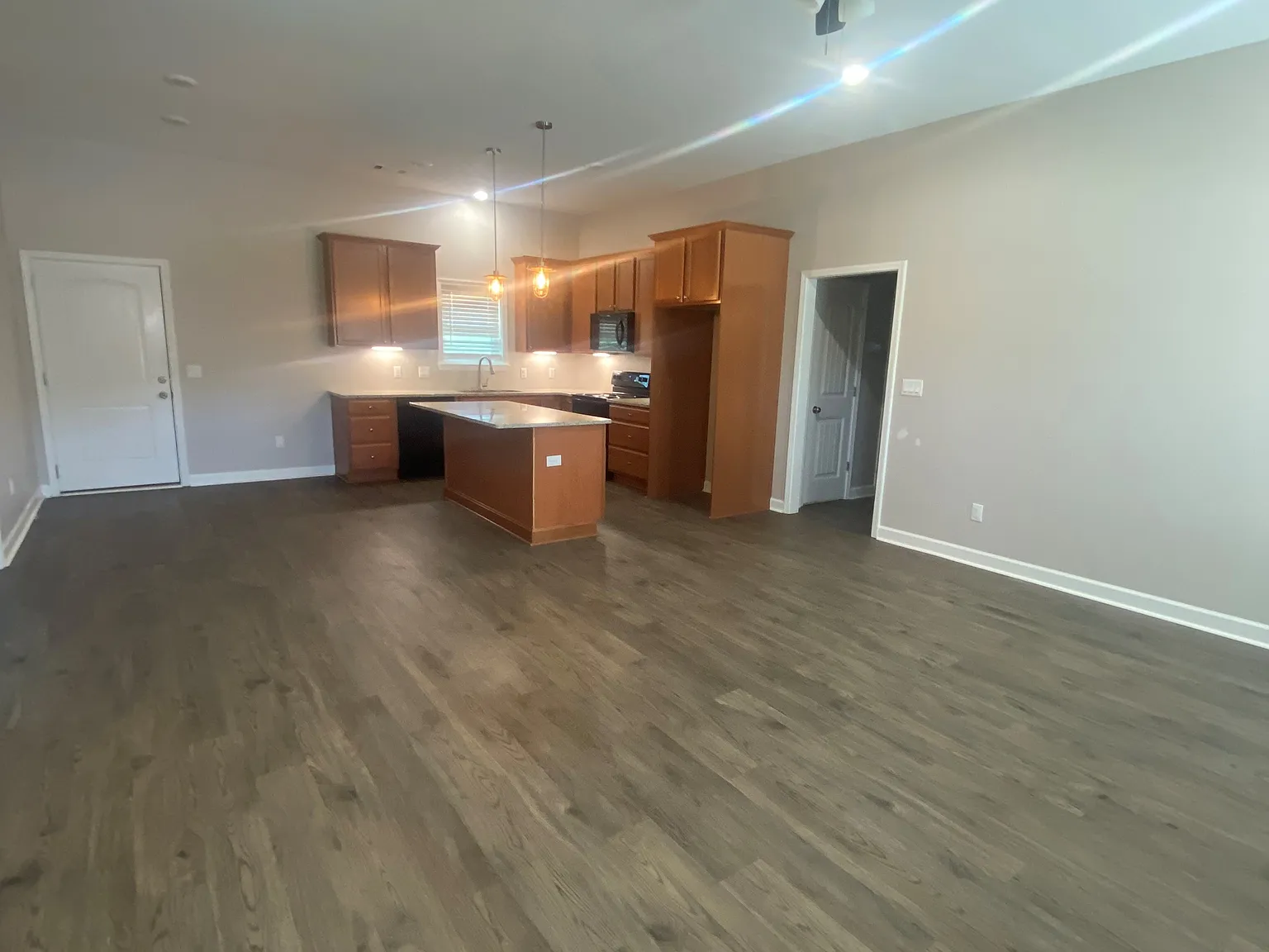 3 bed, 1514 sqft, $1,850 — Photo 3