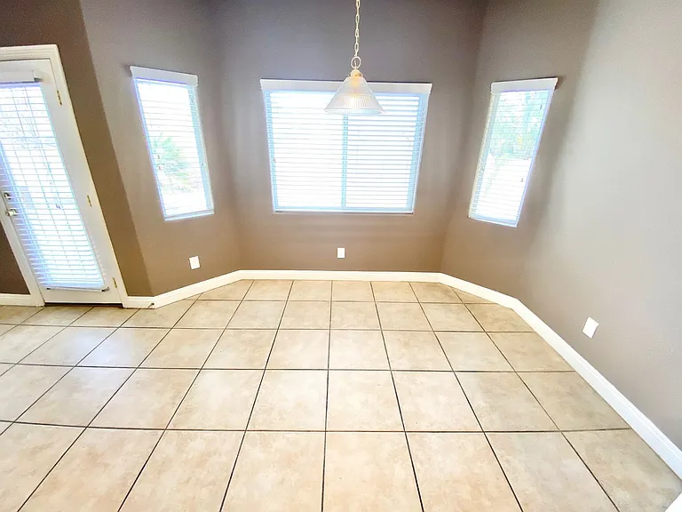 1750 Dark Wolf Ave — Photo 4