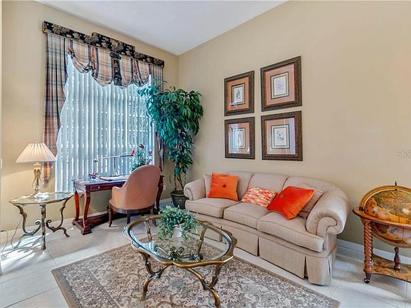 5th image of 1560 Sherbrook Dr