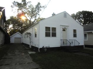 720 Pine St, Waukegan, IL 60085