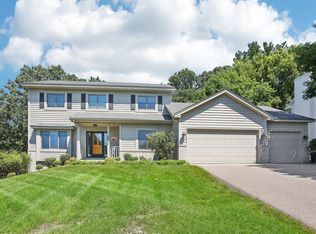 3325 Rolling Hills Dr, Eagan, MN 55121