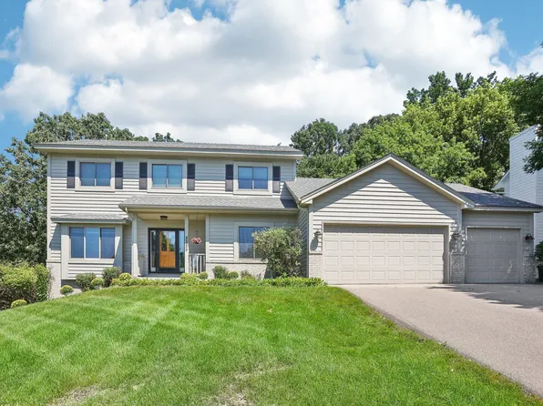 3325 Rolling Hills Dr, Eagan, MN 55121
