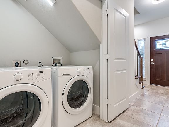 4th image of 1320 Palm Springs Ln