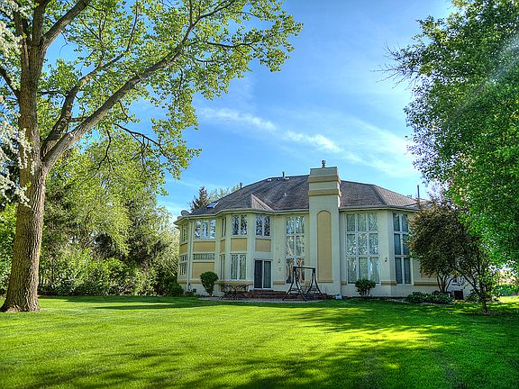 4th image of 1051 Killarney Dr