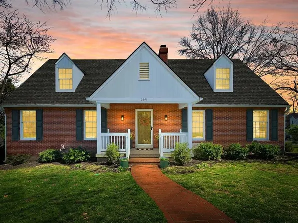 6841 Linden St, Prairie Village, KS 66208