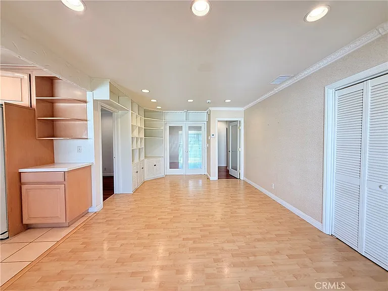 1036 S Hidalgo Ave — Photo 11