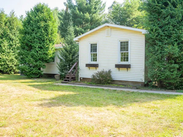 582 Military Tpke, Plattsburgh, NY 12901