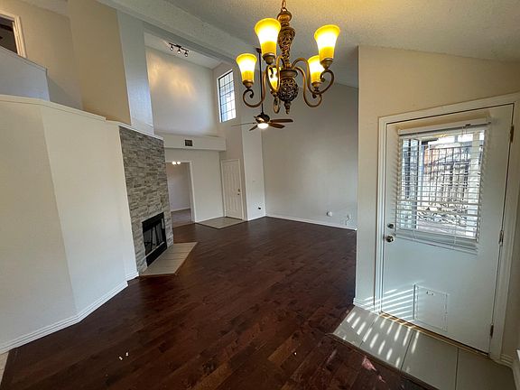 2nd image of 929 Boxwood Dr