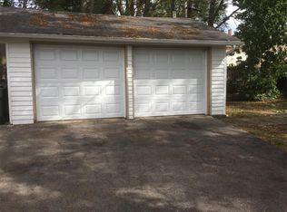 275 Brook St #B, Elgin, IL 60120