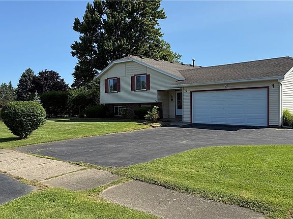 2nd image of 10 Lightwood Ln