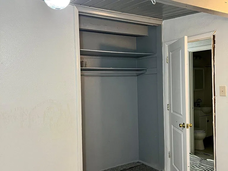 Middle bedroom