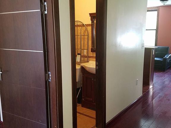 4th image of 230 Hoyt St #2