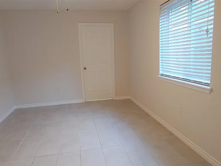 1930 Pepperwood Ln — Photo 13