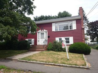 26 Westmoor Rd, West Roxbury, MA 02132