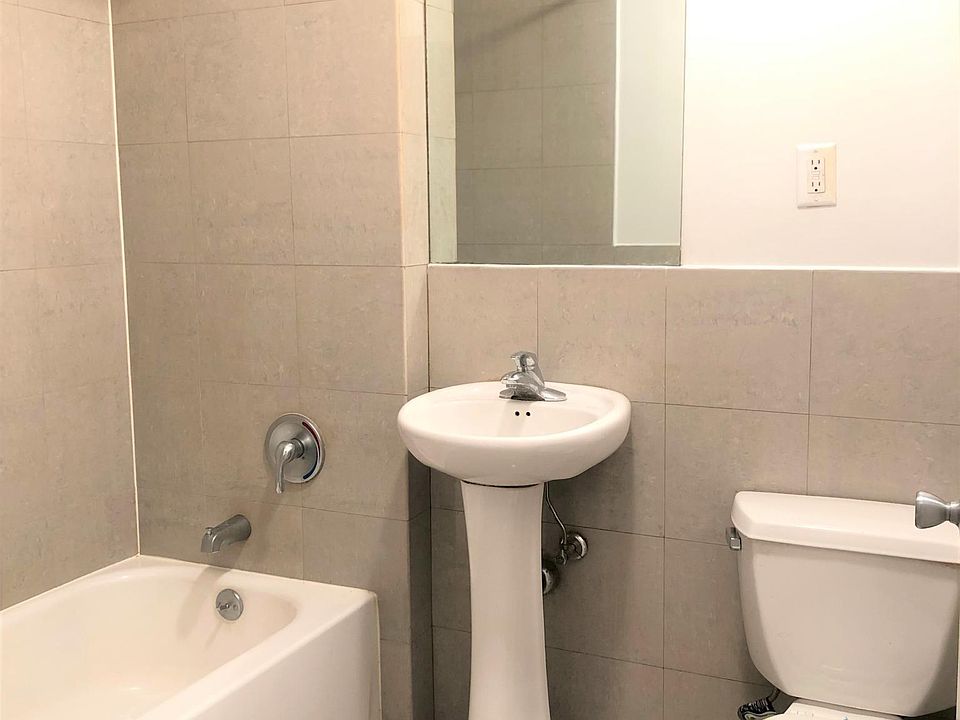2nd image of 1765 Townsend Ave #10B