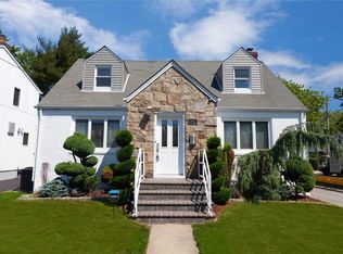 46 Hollywood Ave, Lynbrook, NY 11563
