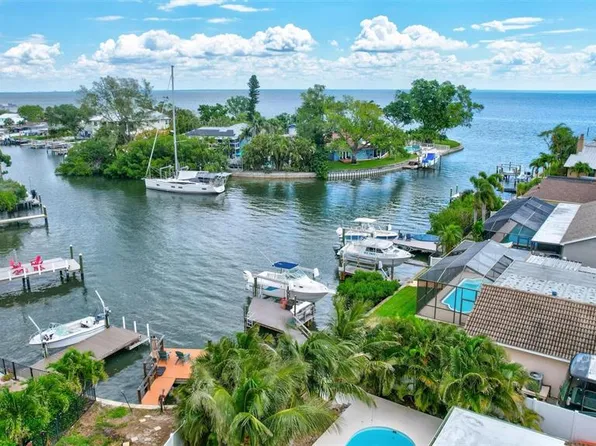 4417 Trout Dr SE, Saint Petersburg, FL 33705