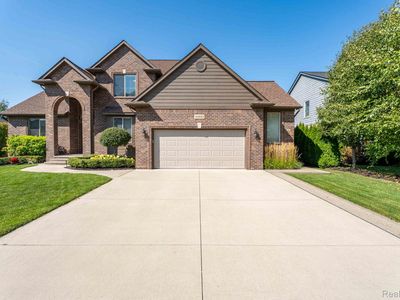 50093 Oakbrooke Dr, Chesterfield, MI, 48047