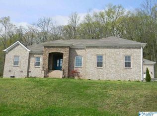 4612 W Pleasant Acres Dr, Decatur, AL 35603