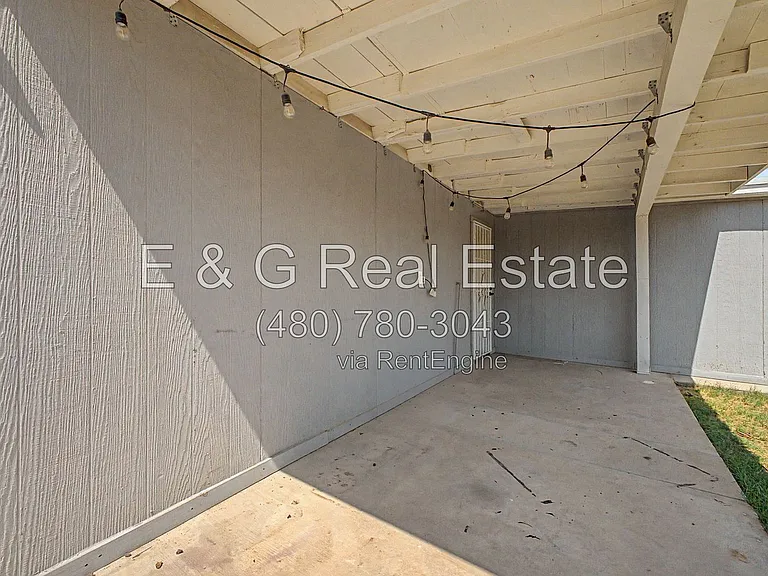 1711 W Montecito Ave — Photo 24