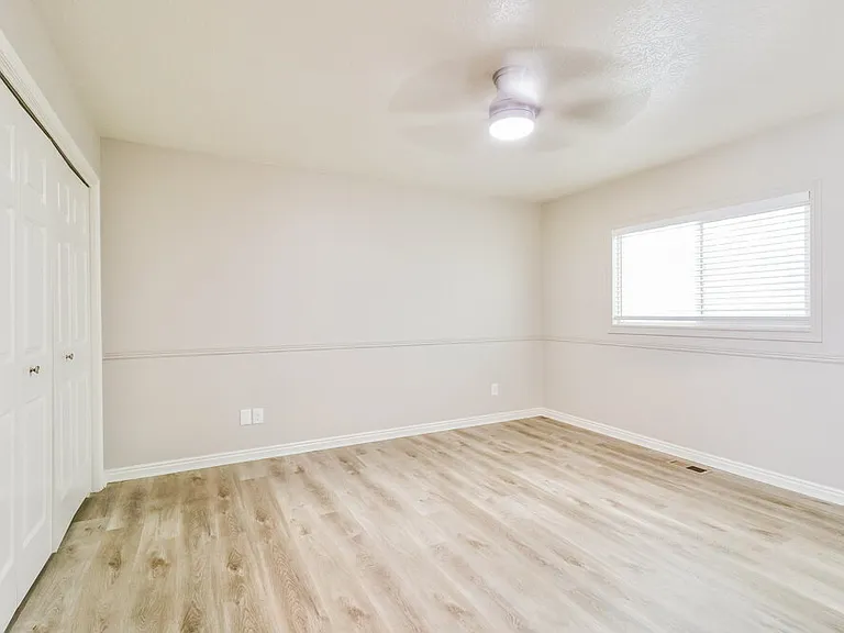 543 S 1330 W — Photo 9