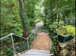 7 Dinsmore Rd, Wellesley, MA 02481