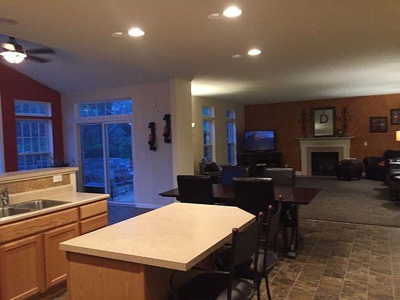 4th image of 6825 Ruwes Oak Dr