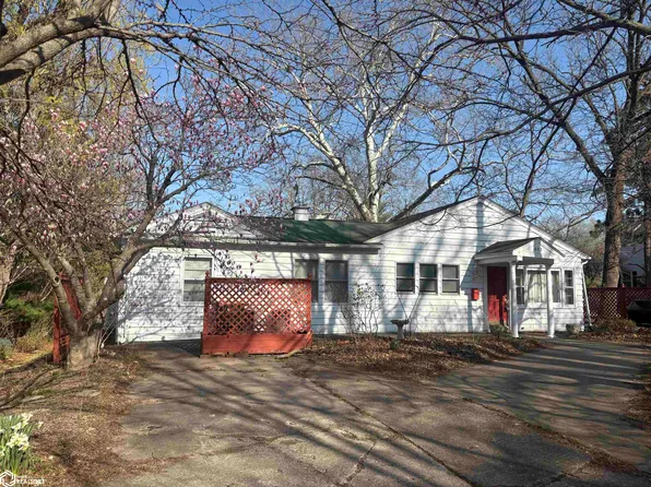 803 S Main St, Fairfield, IA 52556