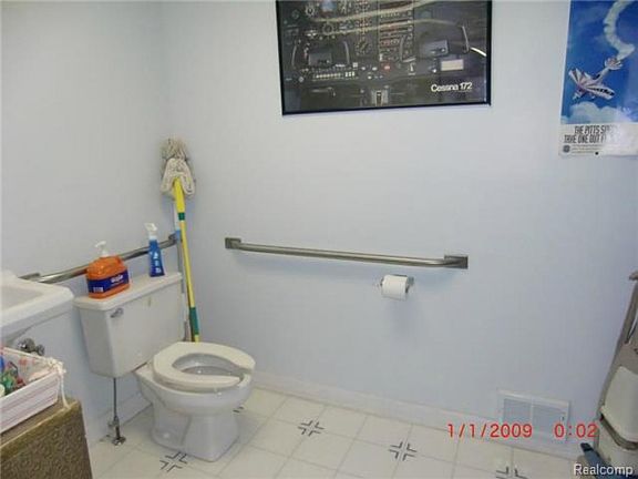 5th image of 25648 E Huron River Dr