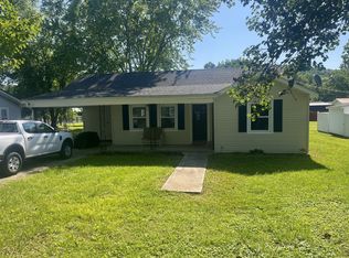 623 Walnut St, Waynesboro, TN 38485