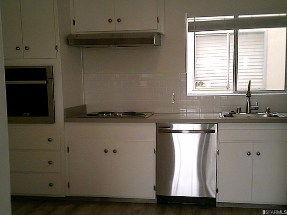 2nd image of 4725 Irving St #1