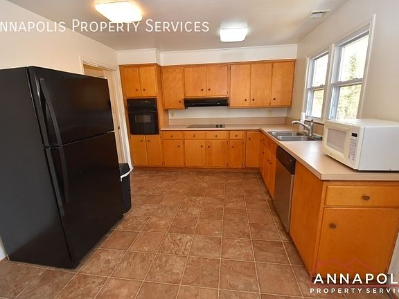 3rd image of 146 Island View Dr