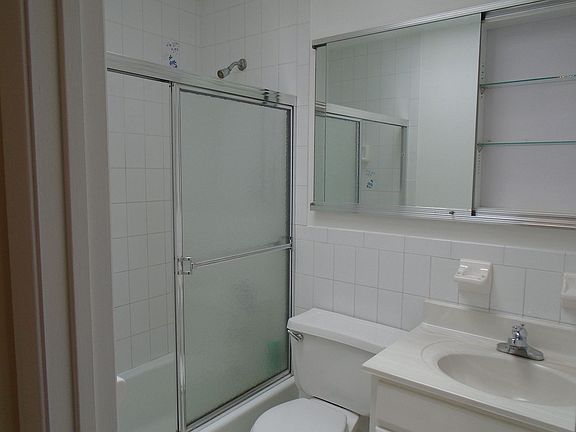 2nd image of 7533 113th St APT 2f