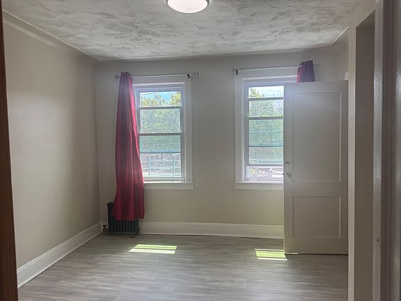 4th image of 17367 106th Ave Floor 2