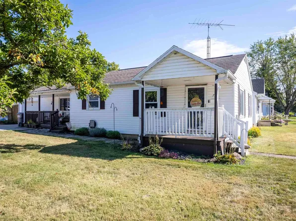 715 E Franklin St, Albany, IN 47320