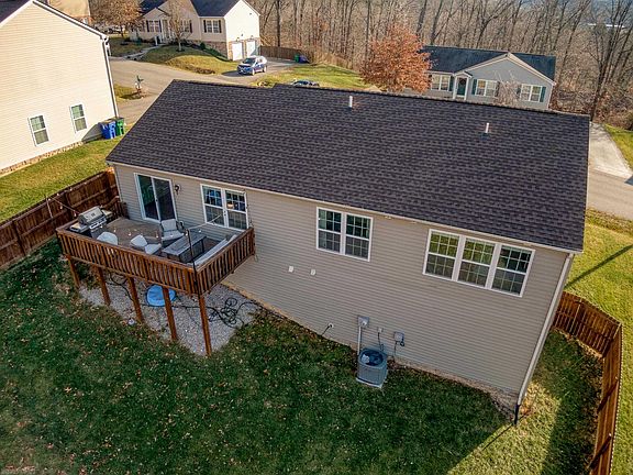 4th image of 235 Robin Hood Dr