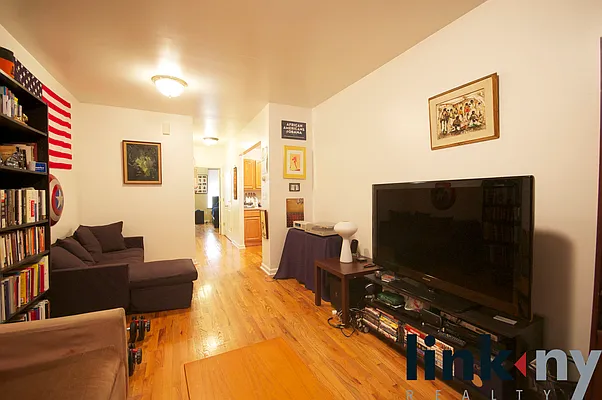 Rented by Link NY Realty | media 4